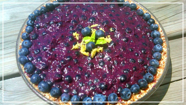 Cool Raw Blueberry Pie